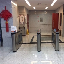 中國(guó)石化廣州分公司辦公大樓速通門(mén)擺閘門(mén)禁系統(tǒng)